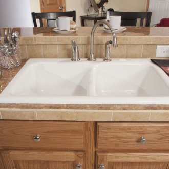 Δύο νεροχύτες με ακρυλικό κύπελλο