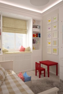 Λευκή ταπετσαρία σε ένα μικρό παιδικό δωμάτιο