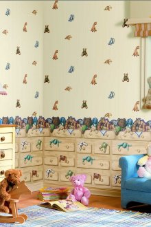 Ταπετσαρία με παιχνίδια για το δωμάτιο ενός μικρού αγοριού