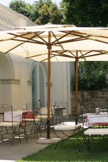 Ομπρέλα κήπου ξύλινη