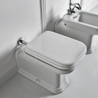 Πλατεία με κεκλιμένη τουαλέτα