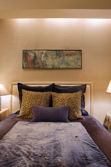 Εικόνες πάνω από το κρεβάτι στο υπνοδωμάτιο με φενγκ σούι