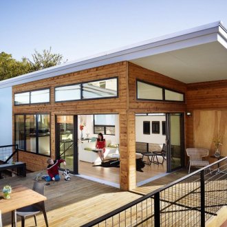 Εξωτερική βεράντα του σπιτιού