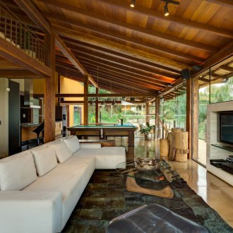 Εσωτερική βεράντα του σπιτιού