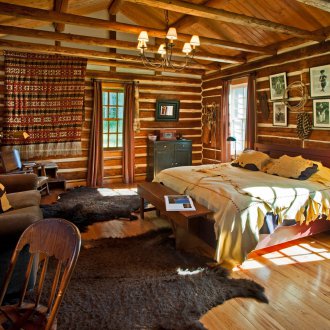 Ξύλινο σαλόνι εξοχικό στυλ