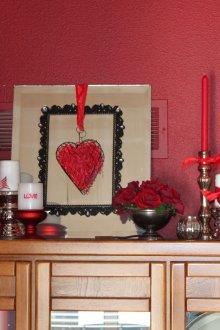 Ρομαντικό ντεκόρ με κόκκινο χρώμα