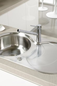 Στρογγυλή νεροχύτη με φτερά