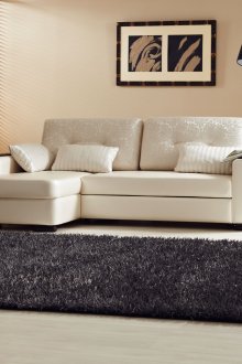 Μικρό μπεζ καναπέ