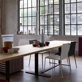 Ξύλινο τραπέζι σοφίτας