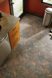 Βινυλίου κεραμίδι στην κουζίνα