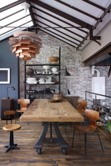 Έπιπλο πατάρι με μεταλλικά πόδια