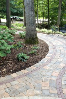 Ανοίγοντας πλάκες στο μονοπάτι