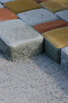 Τοποθέτηση πλακών οδοστρώματος