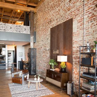 Έπιπλα σε στούντιο πατάρι