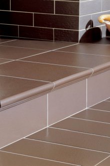 Καφέ κεραμίδι