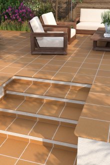 Αίθριο με πλακάκια