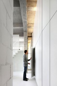 Ντουλάπα στο διάδρομο