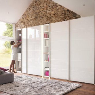 Συρόμενη ντουλάπα