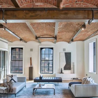 Πλινθοδομή στην οροφή της σοφίτας του καθιστικού