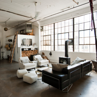 Σαλόνι με καθιστικό με τζάκι