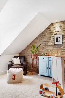 Chambre d'enfant beige style loft