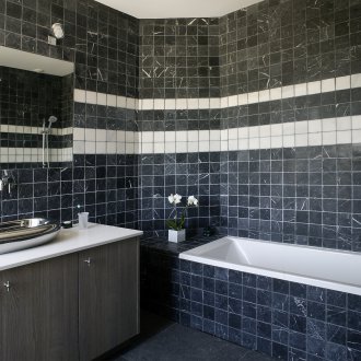 Μάρμαρα πλακάκια