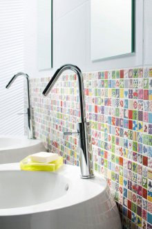 Πάνελ στο εσωτερικό του μπάνιου