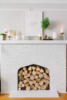 Carrelage blanc pour une cheminée
