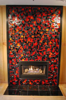 Κεραμίδι κόκκινο-μαύρο για ένα τζάκι