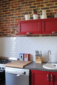 Πλακάκια τούβλο στην κουζίνα