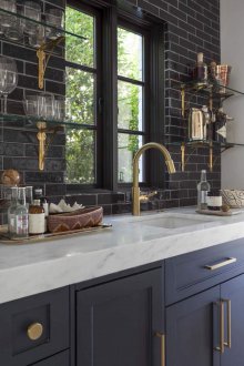 Σκούρο κεραμίδι στο εσωτερικό