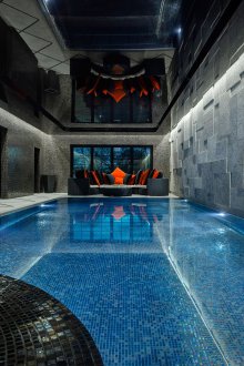 Μπλε κεραμίδι για την πισίνα