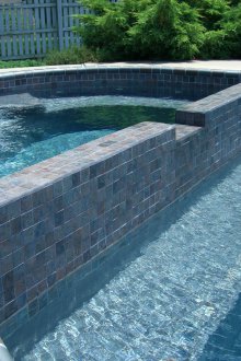 Πλατεία πλακάκι για την πισίνα