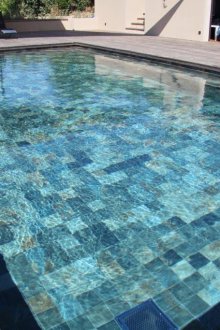 Πλακάκια πισίνας