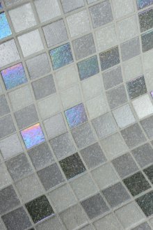 Γκρίζα πλακάκια πισίνας