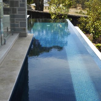 Γυάλινο πλακάκι για την πισίνα