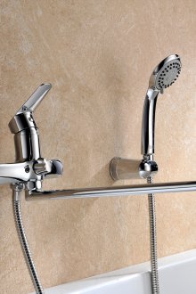 Μονόμερος αναδευτήρας με μακρύ στόμιο