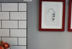 Asettamalla valkoisia laattoja Kipsilevy