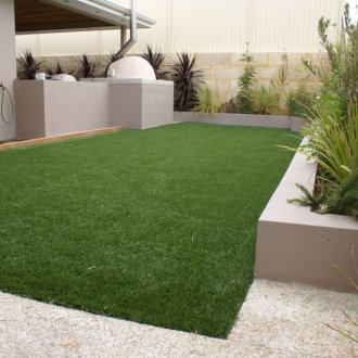 Rolled γκαζόν σε ένα ιδιωτικό σπίτι