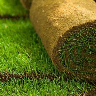 Τοποθέτηση γκαζόν σε ρολό