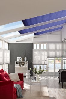 Οι περσίδες παραθύρων στα παράθυρα οροφής και στις καμπίνες επιτρέπουν τον πλήρη έλεγχο της στάθμης του φωτός