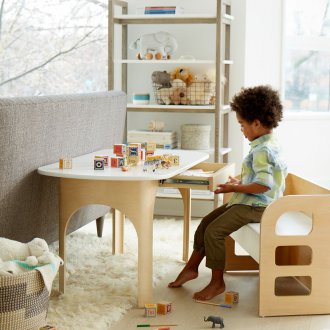 Σχολική γωνιά για ένα μικρό παιδί.
