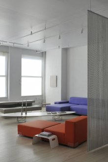 Οθόνη στην τοποθέτηση ζωνών στο σαλόνι και την κουζίνα