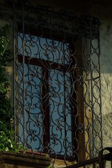 Καμπύλη σχάρα παραθύρου