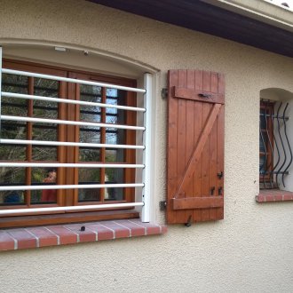 Οριζόντια γλάστρα παραθύρων