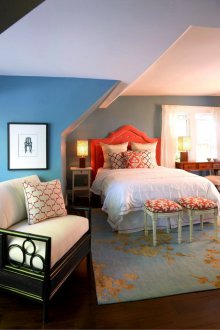 Χρωματιστό κρεβάτι στο εσωτερικό