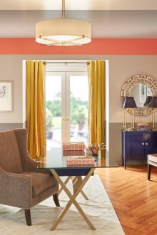 Ο συνδυασμός των ζεστών χρωμάτων στο εσωτερικό