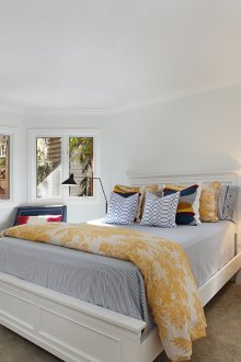 Υπνοδωμάτιο 14 τ.μ. με παράθυρο κόλπων