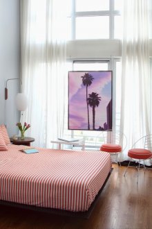 Υπνοδωμάτιο 14 τ.μ. με υψηλή οροφή