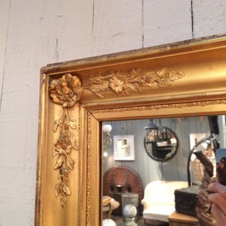 Ηλικιωμένο πλαίσιο καθρέφτη